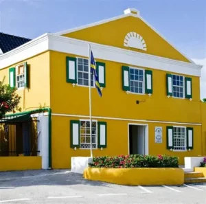 Tourists enjoying activities and guided tours in Curaçao