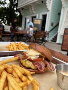 BRGR Haus in Curaçao, a trendy burger restaurant known for its creative, gourmet burgers and relaxed atmosphere.