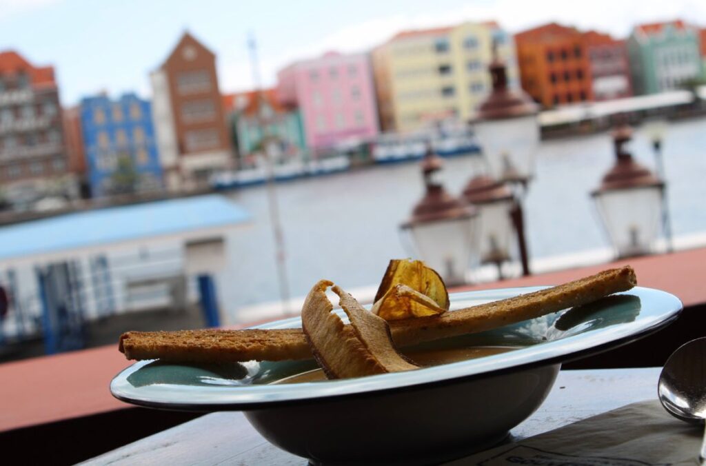 "Restaurant De Gouverneur in Curaçao, a charming dining spot offering delicious local cuisine and a cozy atmosphere.