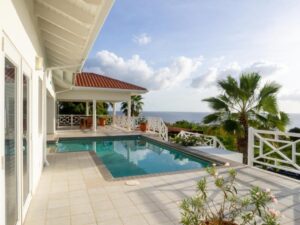Modern Caribbean luxury villa with infinity pool and panoramic terrace in Curaçao