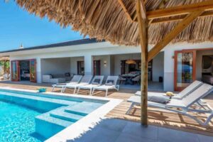 Small luxury villa in Curaçao with private pool and ocean views, ideal for couples