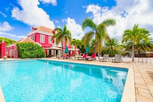Boutique guest house Villa Tokara in Curaçao with pool and colorful elegant rooms near Willemstad old town