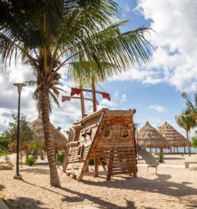 Family-friendly things to do with kids in Curaçao – activities, playgrounds, and attractions.
